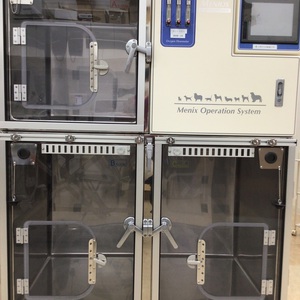院内機器の紹介　酸素室（ICU）